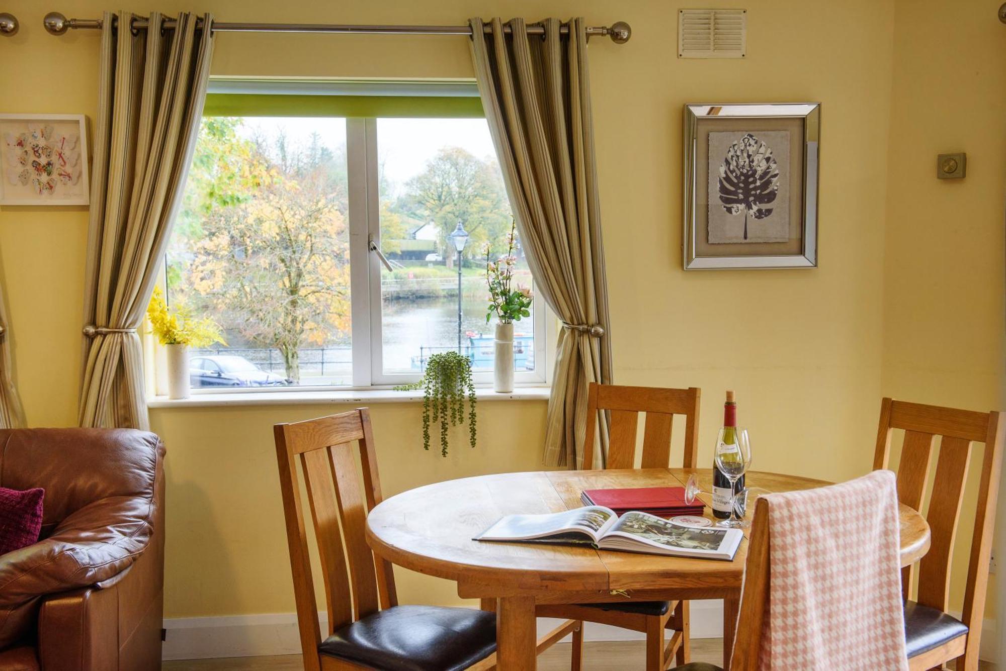 Waterfront Self Catering Houses Carrick on Shannon المظهر الخارجي الصورة